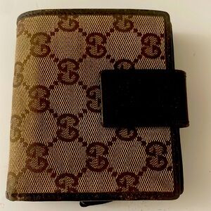 Used Gucci wallet with coin purse